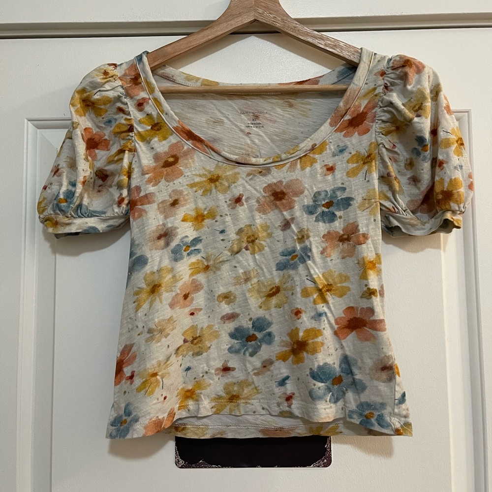 Anthropologie scoop floral puff sleeve top